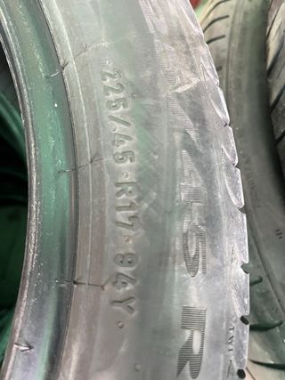 Neumáticos 225/45/17