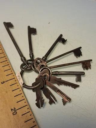 Set di chiavi antiche