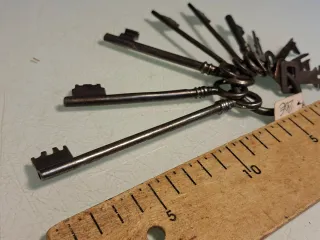 Set di chiavi antiche