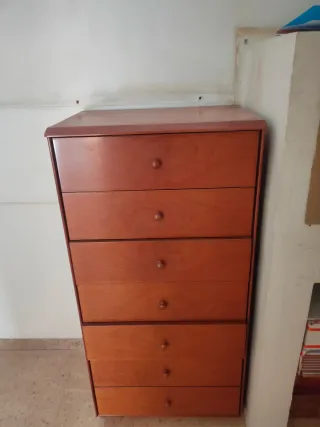 Cómoda de madera con 6 cajones