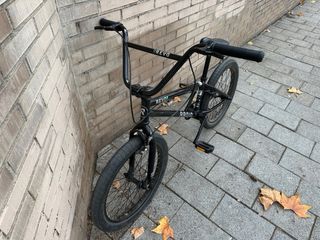 Bicicleta BMX Radio Revo Pro 2022