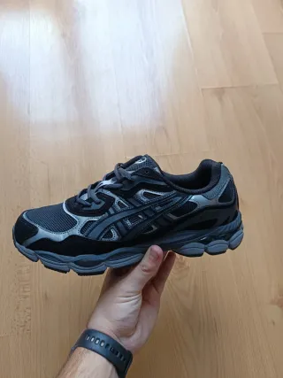 Asics Gel NYC Negro/Plata