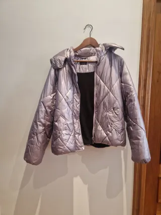 Chaqueta acolchada lila brillante