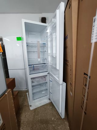 Frigorífico Combi No Frost 356L