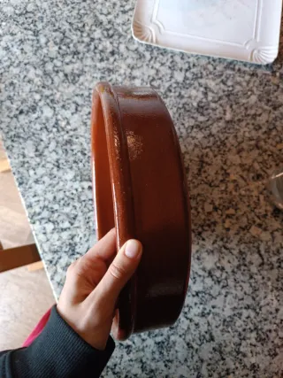 Cazuelas de barro redondas