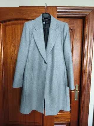 Abrigo de paño gris Zara