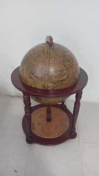 Botellero antiguo de madera