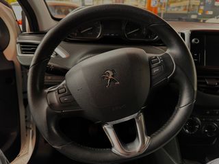 Peugeot 208 2019 Signature ITV 2027perfecto estado