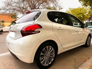 Peugeot 208 2019 Signature ITV 2027perfecto estado