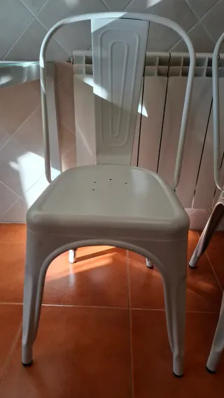 Set Tavolo e 4 Sedie in Bianco