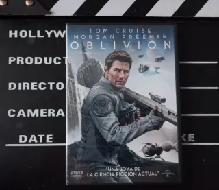DVD Oblivion Tom Cruise Morgan Freeman