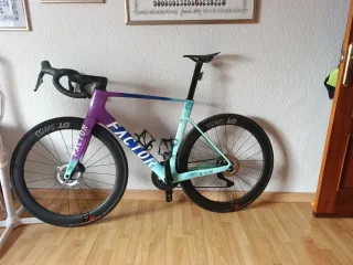 Bicicleta de carretera Factor ultegra Dii2