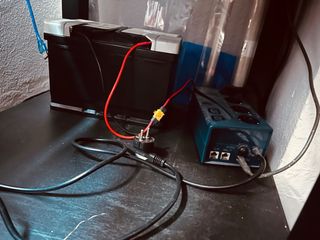 Impresora 3D con armario y batería