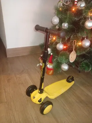 Patín 3 Ruedas con luces Amarillo