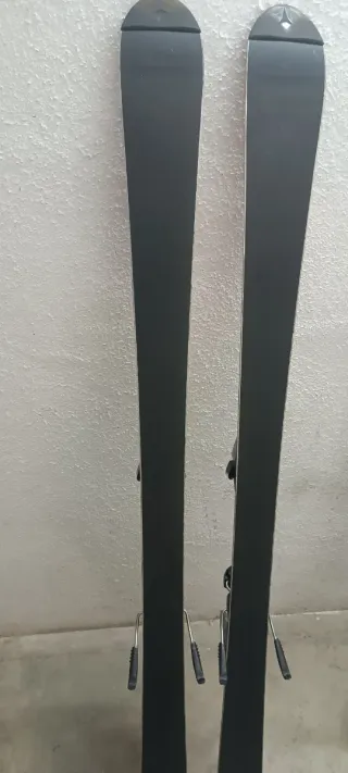 Esquís ATOMIC RACE infantiles. 75 euros unidad