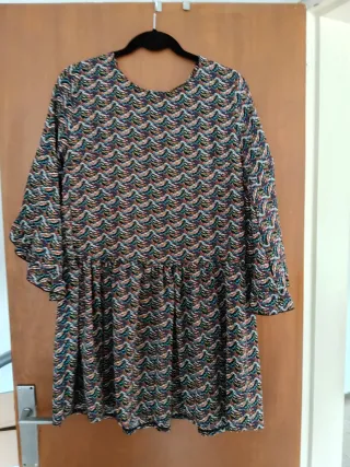 Vestido estampado manga abierta