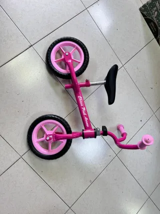 Bicicleta infantil Chicco rosa sin pedales