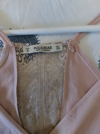 Top Pull&Bear rosa encaje talla S