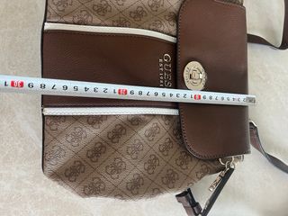 Mochila Guess piel beige y marrón