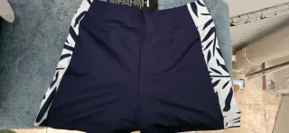 Top deportivo estampado hojas