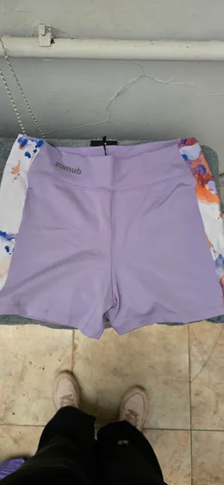 Top deportivo estampado hojas