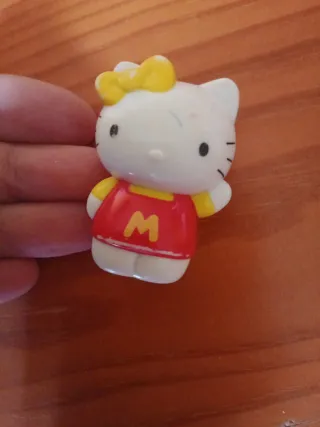 Coche Hello Kitty con Hello Kitty + regalo otra