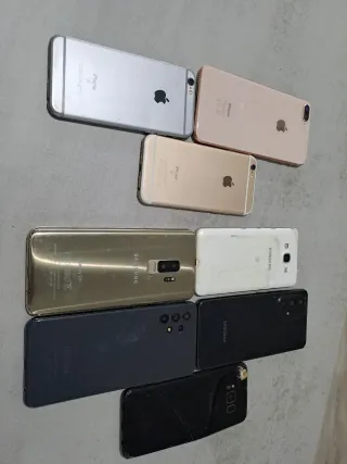 Lote 8Móviles: 3 iPhone e 5 Samsung