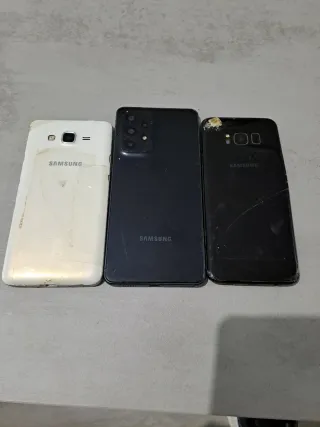 Lote 8Móviles: 3 iPhone e 5 Samsung