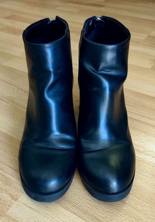 Stivaletti neri Pull&Bear con tacco