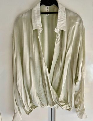 Blusa Guess verde cruzada