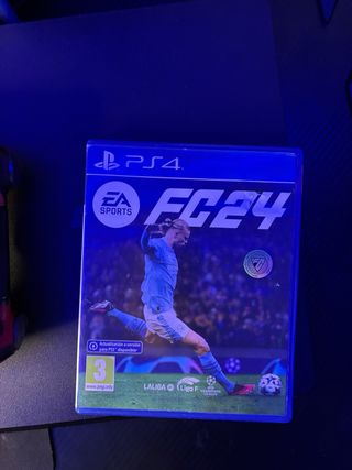 Console PS4 + 2 Controller + 3 Giochi