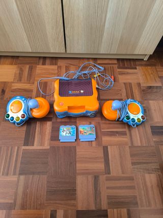 Consola Vtech con dos mandos y dos juegos