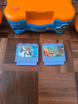 Consola Vtech con dos mandos y dos juegos