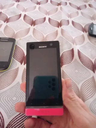 Lote 3 teléfonos Samsung y Sony (Negociable)