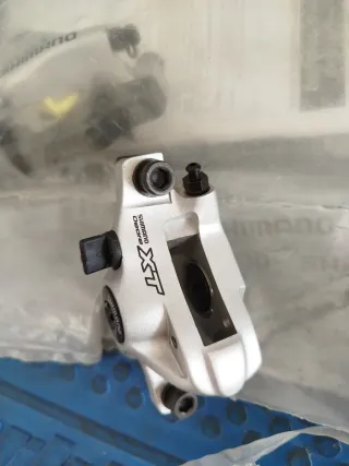 Pinzas Freno Shimano XT M765