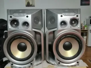 Amplificador Fonestar BAS-280 con altavoces Sony