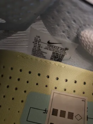 Nike Vaporfly 4 (2025) Carbono-Talla 44 (28.5)