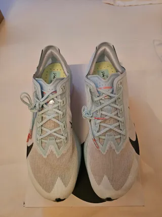 Nike Vaporfly 4 (2025) Carbono-Talla 44 (28.5)