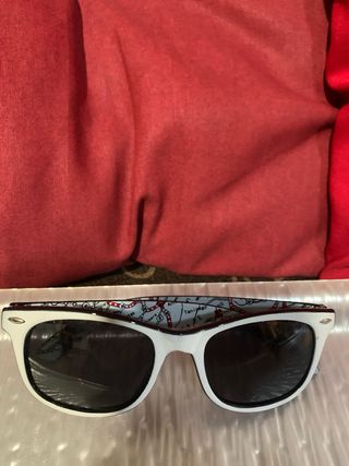 2 GAFAS DE SOL MUY ORIGINALES