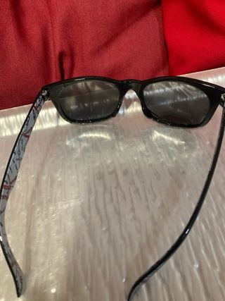 2 GAFAS DE SOL MUY ORIGINALES