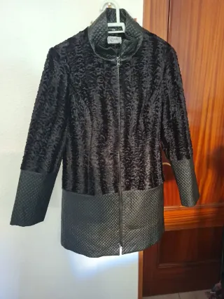 Abrigo Carfi Negro Talla 42