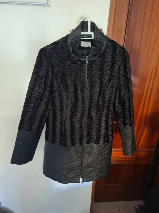 Abrigo Carfi Negro Talla 42