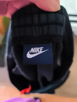 Pantalón chándal Nike negro y rojo