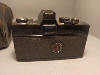 Minolta SRT 101 + Tamron 28mm