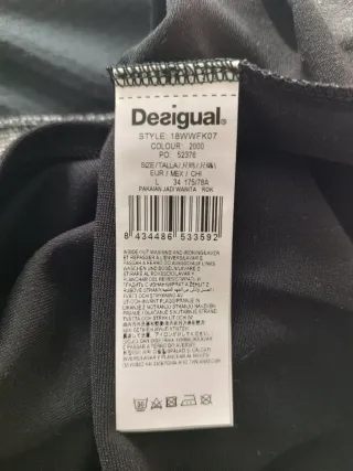 Falda Desigual Negra Talla L, A Estrenar