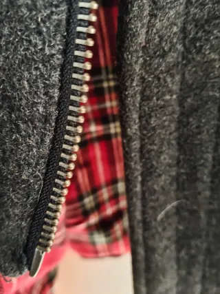 Parka gris con forro a cuadros