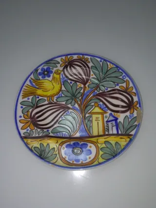 Plato antiguo de Manises