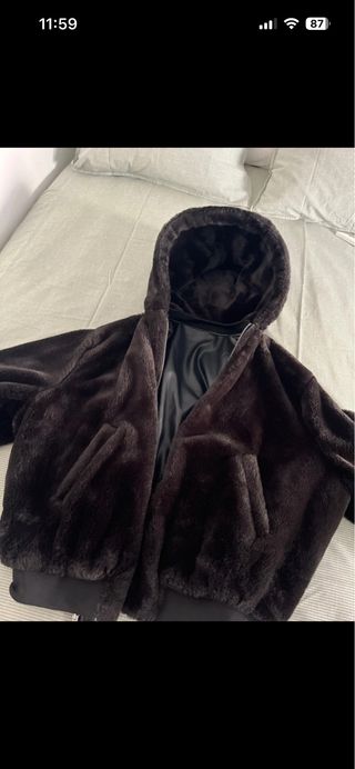 Abrigo Zara negro reversible