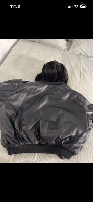 Abrigo Zara negro reversible