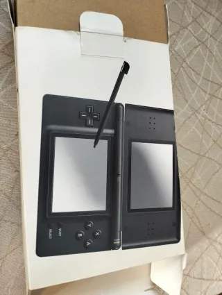 Nintendo DS Lite + juegos y caja